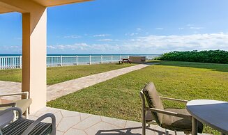 Paradise Beach Club by Happy Palm Stays