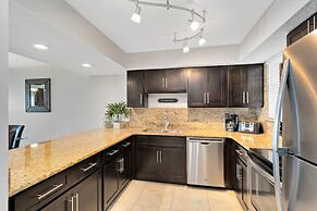 Paradise Beach Club by Happy Palm Stays