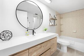 Paradise Beach Club by Happy Palm Stays