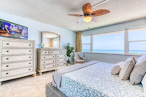 Paradise Beach Club by Happy Palm Stays