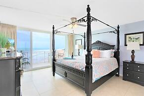 Paradise Beach Club by Happy Palm Stays