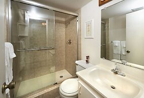 Paradise Beach Club by Happy Palm Stays