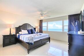 Paradise Beach Club by Happy Palm Stays