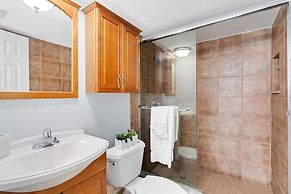 Paradise Beach Club by Happy Palm Stays