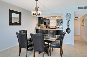 Paradise Beach Club by Happy Palm Stays