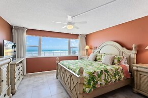 Paradise Beach Club by Happy Palm Stays