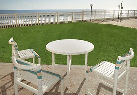 Paradise Beach Club by Happy Palm Stays