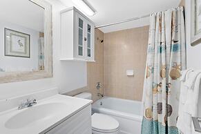 Paradise Beach Club by Happy Palm Stays