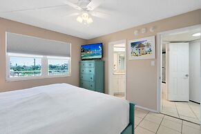 Paradise Beach Club by Happy Palm Stays