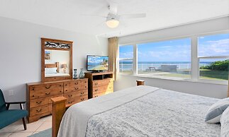 Paradise Beach Club by Happy Palm Stays