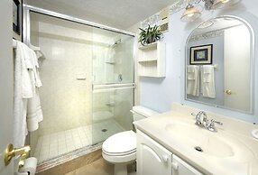 Paradise Beach Club by Happy Palm Stays