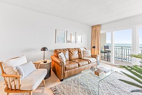 Paradise Beach Club by Happy Palm Stays