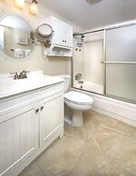 Paradise Beach Club by Happy Palm Stays