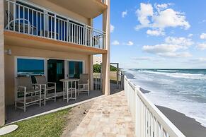 Paradise Beach Club by Happy Palm Stays