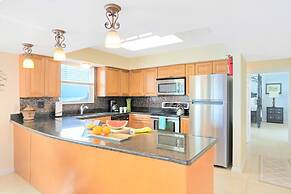 Paradise Beach Club by Happy Palm Stays