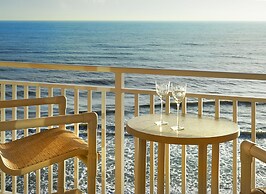 Paradise Beach Club by Happy Palm Stays