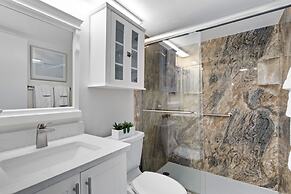 Paradise Beach Club by Happy Palm Stays