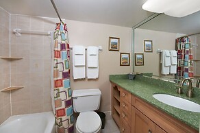 Paradise Beach Club by Happy Palm Stays