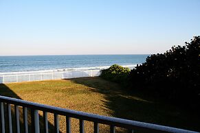 Paradise Beach Club by Happy Palm Stays