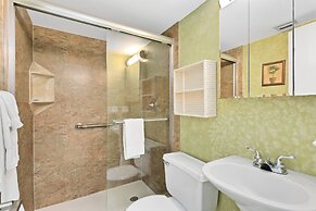 Paradise Beach Club by Happy Palm Stays