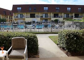 Cocoa Beach Club by Happy Palm Stays