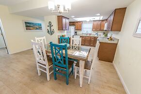 Cocoa Beach Club by Happy Palm Stays