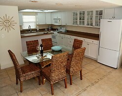 Cocoa Beach Club by Happy Palm Stays