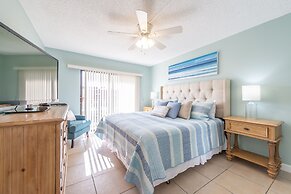 Chateau by the Sea - Happy Palm Stays