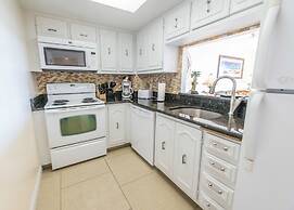 Chateau by the Sea - Happy Palm Stays