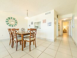 Chateau by the Sea - Happy Palm Stays