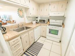 Chateau by the Sea - Happy Palm Stays