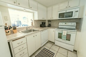 Chateau by the Sea - Happy Palm Stays