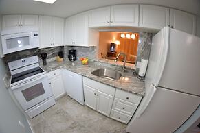 Chateau by the Sea - Happy Palm Stays