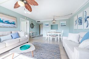 Chateau by the Sea - Happy Palm Stays