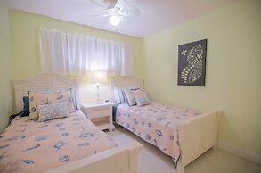 Chateau by the Sea - Happy Palm Stays