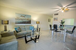 Chateau by the Sea - Happy Palm Stays