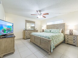 Chateau by the Sea - Happy Palm Stays