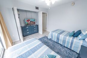 Chateau by the Sea - Happy Palm Stays