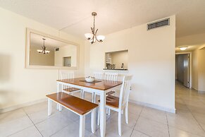 Chateau by the Sea - Happy Palm Stays