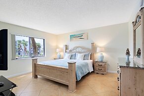 Canaveral Towers by Happy Palm Stays