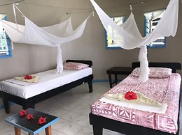 Litia Sini Beach Fales