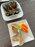 Litia Sini Beach Fales