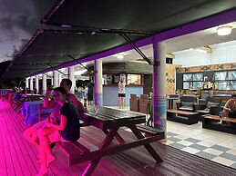 Litia Sini Beach Fales