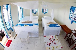 Litia Sini Beach Fales