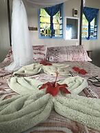 Litia Sini Beach Fales