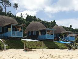 Litia Sini Beach Fales