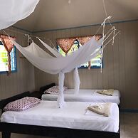 Litia Sini Beach Fales