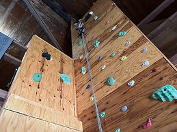 Canadian Village Goryu