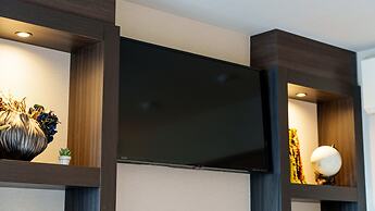 Nipponbashi Crystal Hotel