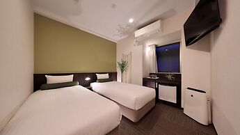 Nipponbashi Crystal Hotel